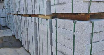 成都芝麻白路牙石，路侧石