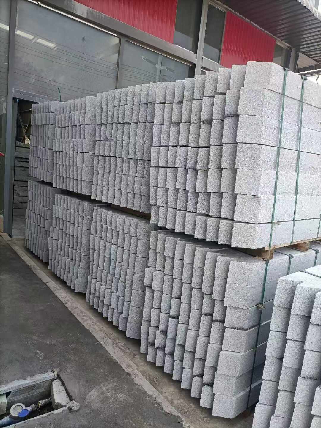 成都芝麻白树围石 树池