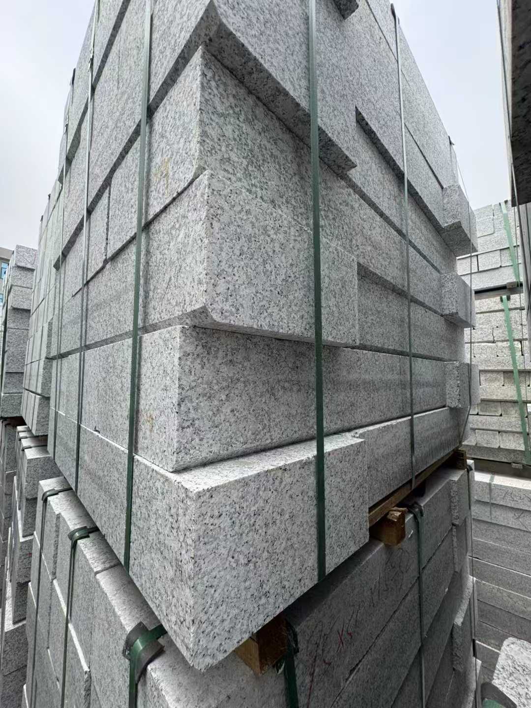 成都芝麻白路牙石 马路牙子