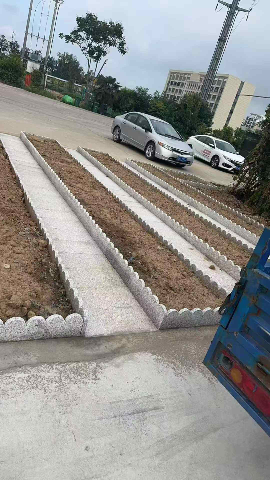 成都芝麻白花边石