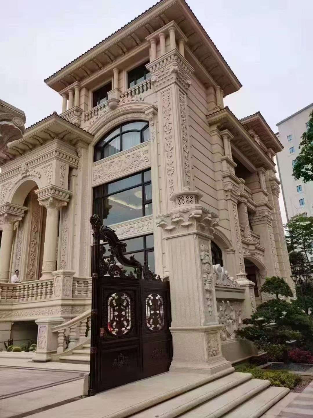 成都黄金麻别墅外墙异形定制