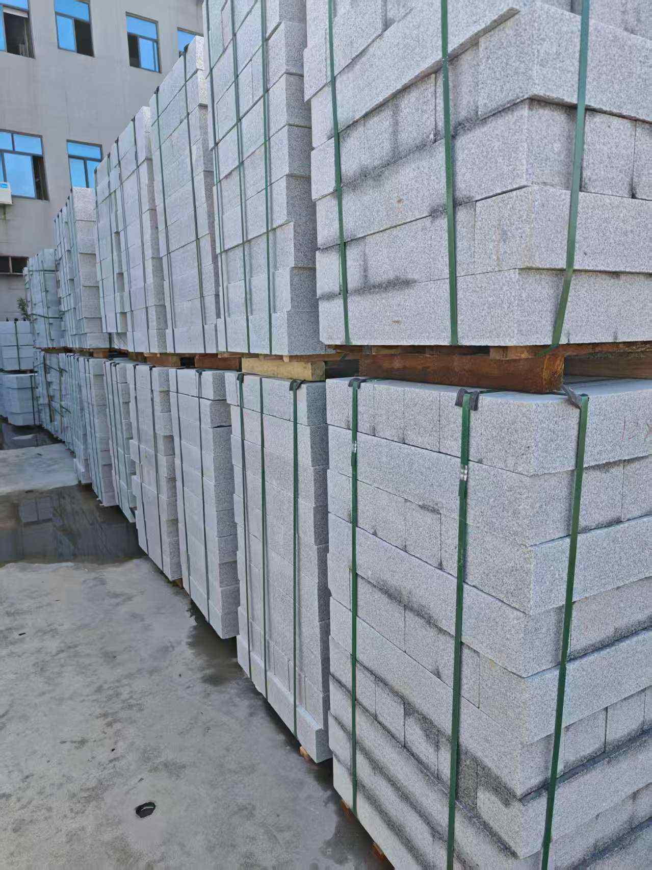 成都芝麻白路牙石，路侧石