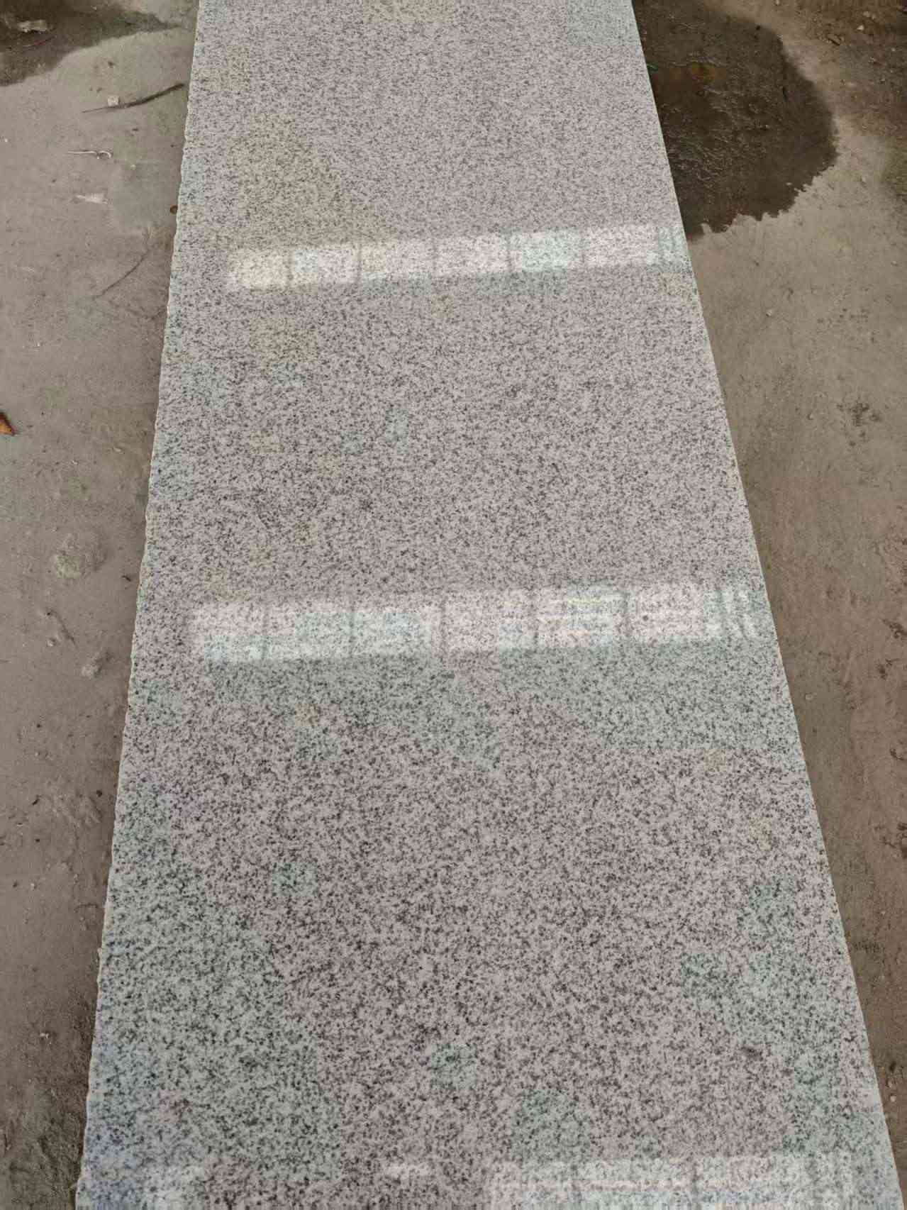 成都芝麻白光面毛板